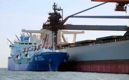 ＬＮＧ船に海上で燃料供給