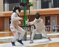 安達(栃商)3連覇 男子フルーレ