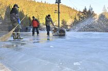 日光で天然氷の切り出し