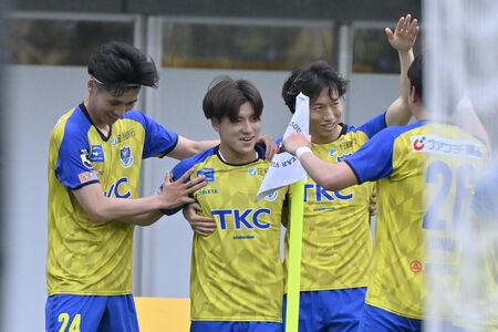 栃木SC、土俵際から底力で最下位回避 延長前半にMF永井大士が勝ち越し弾