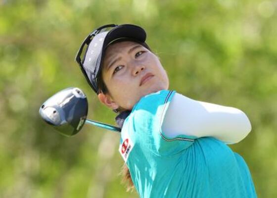　第１ラウンド、４アンダーで４位の桜井心那＝エルカマレオンＧＣ（共同）