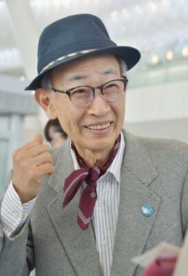 　ＮＰＴ再検討会議に向けて渡米する被団協事務局長の浜住治郎さん＝２４日午前、羽田空港