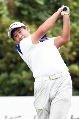 中学男子　１アンダー、７１で優勝した水沼勇（陽南）＝宇都宮ＣＣ北コース１番