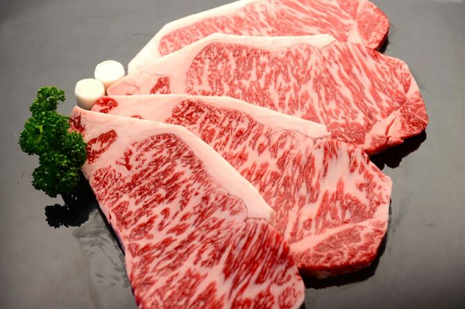 料理はバーベキューを提供。地元食材をふんだんに使用する