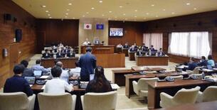 スマホ使用１日２時間の条例成立
