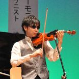 盲目のバイオリニスト「思いやり、笑顔を大切に」　増田太郎さんが佐野で人…