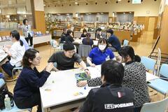 知の宝庫で夜の頭脳戦