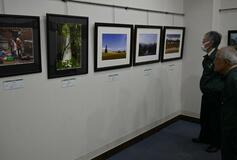 行事や風景題材 写真４３点を展示