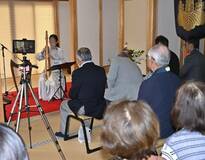 「花まつり」祝い ハープも楽しむ