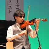 盲目のバイオリニスト「思いやり、笑顔を大切に」　増田太郎さんが佐野で人権講演ライブ