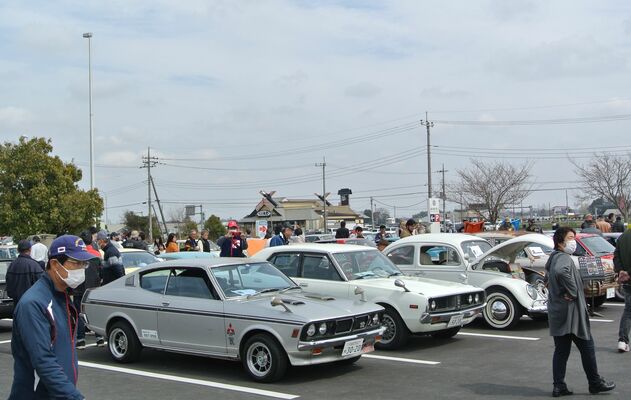 昭和の名車が並んだ会場