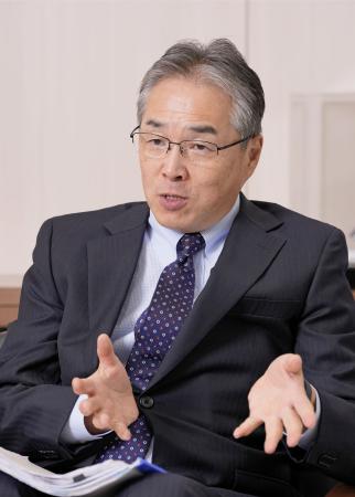 インタビューに答える京成電鉄の天野貴夫社長