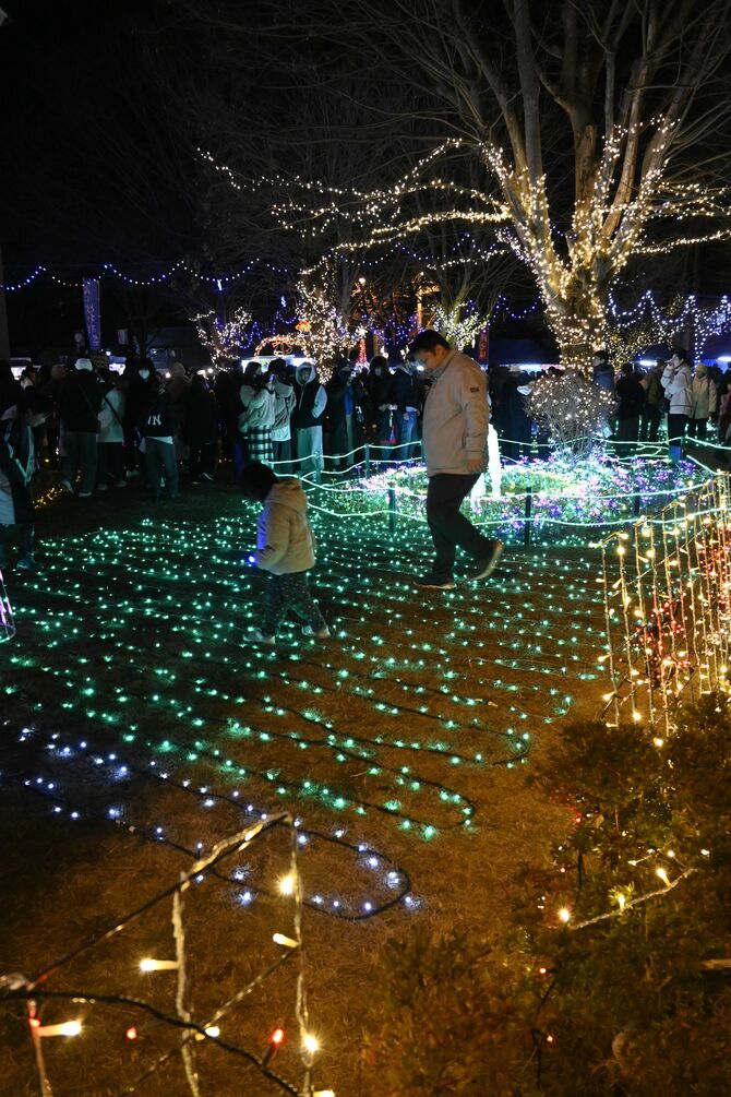 明かりで満たされた会場