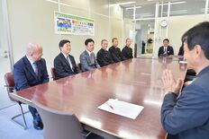「思い切りプレーできた」　センバツ初出場の石橋　教育長へ結果報告