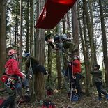 木登り穴掘り…野遊び満喫　「とちぎ子ども自然体験活動ネットワーク」ら宇…