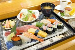 千石鮨盛りだくさん  すしランチ