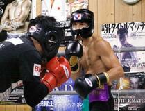 フライ級王者矢吹、打ち合い警戒