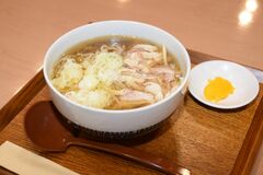 【グルメ探訪】山形名物、のどごし良く　冷やし肉そば　おくりや＋プラス（小山）