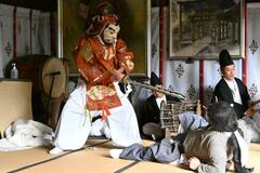 「岩戸の舞」など神楽披露
