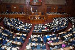 【夕刊】法相、再審制度「反省迫られる」