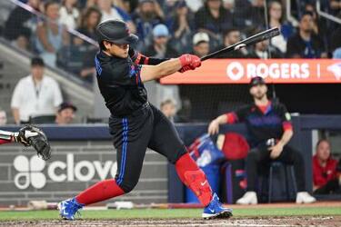 岡本１９号、鈴木も１１号