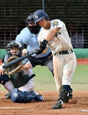 県大会で打率６割６分７厘をマークし、首位打者に輝いた文星付の栗原