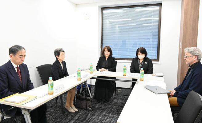検証委員会の初会合＝12日午後３時半、東京都内