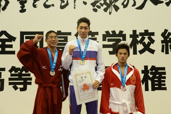 インターハイの競泳男子400メートル自由形で優勝した萩野選手＝2012年８月17日、新潟県長岡市