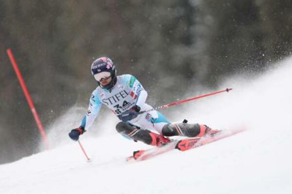 　アルペンスキーＷ杯の女子回転に出場した安藤麻＝３０日、コッパーマウンテン（ゲッティ＝共同）