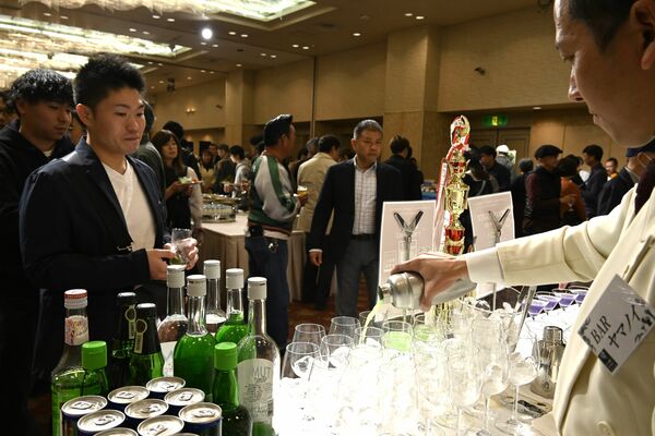 多くの来場者でにぎわう会場