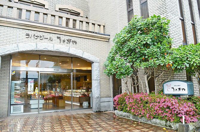 　　　　　店舗は大正時代の洋館をイメージ