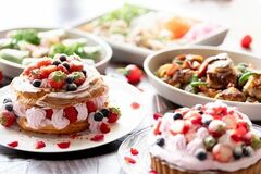 フサキビーチリゾート ホテル&ヴィラズ 甘酸っぱい「いちご」とジューシーな「おにく」のランチブッフェ