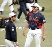大谷代表合流 笑顔で始動
