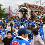 夏祭りで８年ぶりの山車巡行　高根沢の津島神社　子どもたちの笑顔はじける