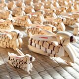 小さなうさぎ、手作りの温かさ　鹿沼の「きびがら細工」【動画】