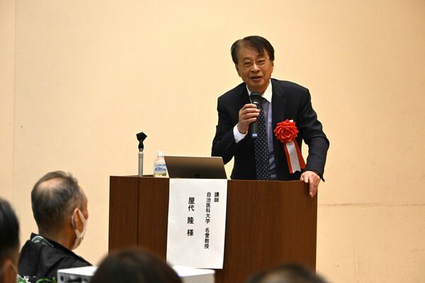 大関和の功績などを紹介する屋代さん