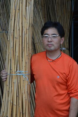 雅楽の楽器用にヨシを提供している栗田さん