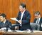 参院外交防衛委員会で答弁する茂木外相(中央)=18日午後