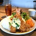 心躍る量のエビフライ ワンプレートランチ LOCAL RESTAURANT HUT(宇都宮)