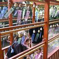 千の風 そよぐ　佐野・唐澤山神社　夏恒例、参道に天明鋳物製の風物詩