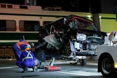 特急サザンと衝突、車の女性死亡