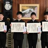 踏切に異変、中学生４人が誘導に尽力　ＪＲが感謝状　１人30台以上声かけ…