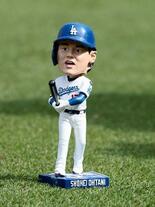 ドジャース、大谷の人形を配布