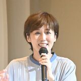 認知症介護の日々明るく赤裸々に　お笑いタレントにしおかさん、宇都宮でトークショー