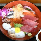 驚きの華やかさ　海鮮ちらし寿司　和風れすとらん和楽（下野）
