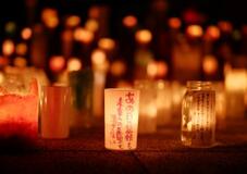 被災地で犠牲者悼む光のイベント