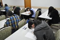 時事問題に大学生ら挑戦　宇都宮でニュース検定