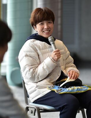 競技生活を振り返りながら講演する小平さん＝日光霧降アイスアリーナ
