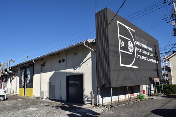 来月６日にオープンする「バスケットボールカフェ＆スポーツバー　Ｂ×Ｂ」＝宇都宮市