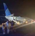 ユナイテッド機、関空に緊急着陸